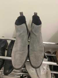 Vand Chelsea Boots de culoare gri