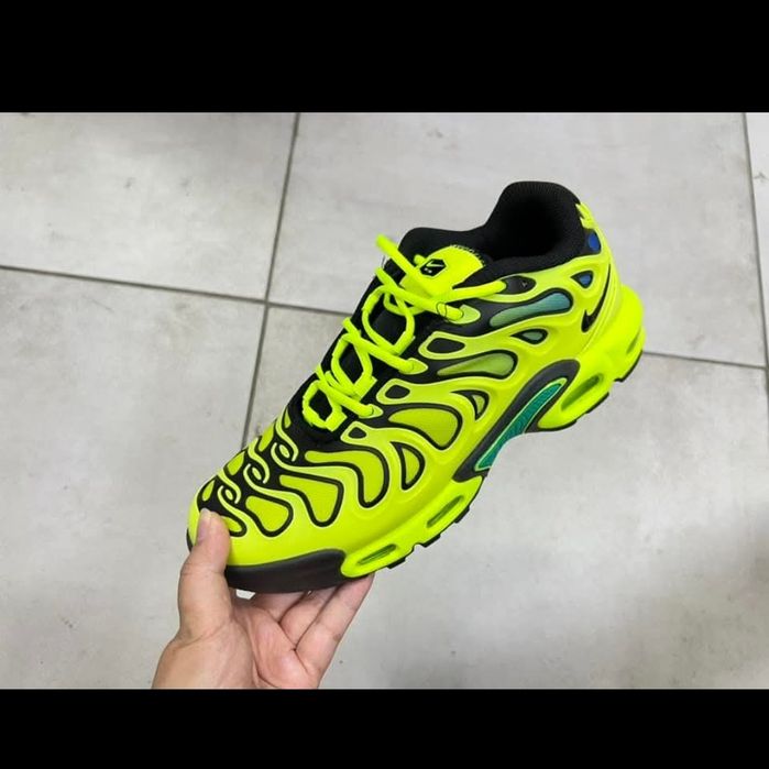 Nike air max plus drift.,