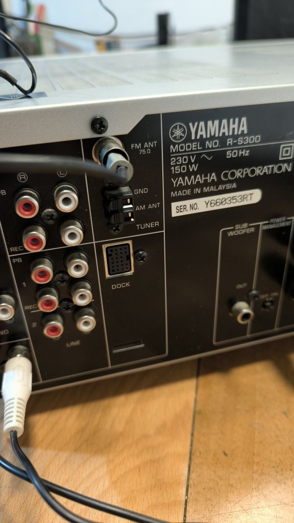 Yamaha R S 300 AVR стерео ресийвър усилвател с  оригинално дистанционн
