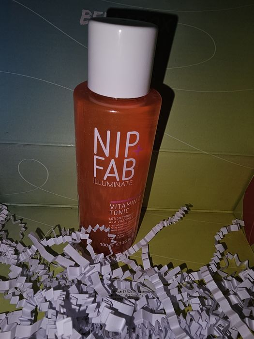 НОВО! Nip+Fab Vitamin C Fix Tonic 100 ml – сияен и освежаващ тоник