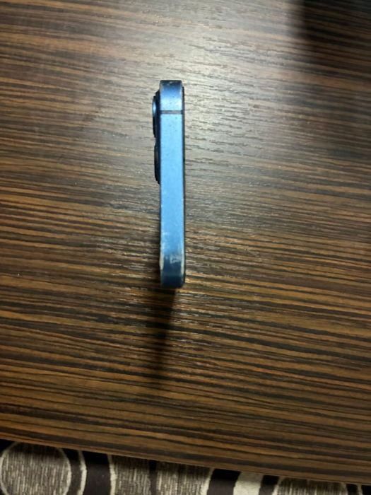 Vând iPhone 13 / 128 GB / Albastru.