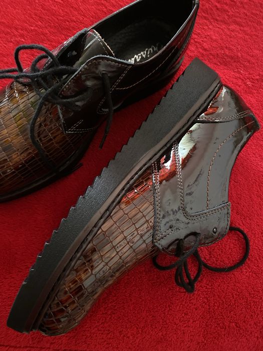 Pantofi cu siret de dama