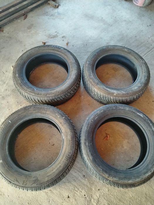 Vând anvelope i iarna