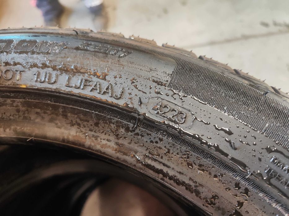 2бр. зимни гуми 225/45/17 Goodride