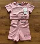 Детски,полиамиден екип Nike Pro в розово с клин и тениска