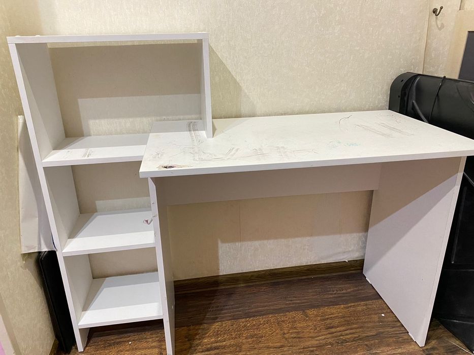 Парта сатылады 10000 тг