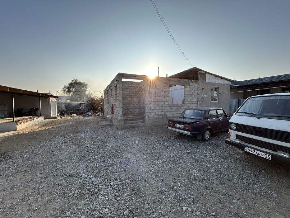 Жер үи сатылады 9,сот қора бордақыға даин синавалы мен банясы бар газ