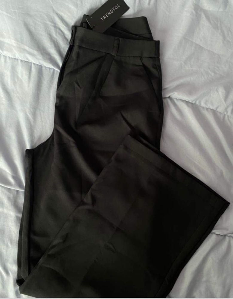Черен панталон Trendyol