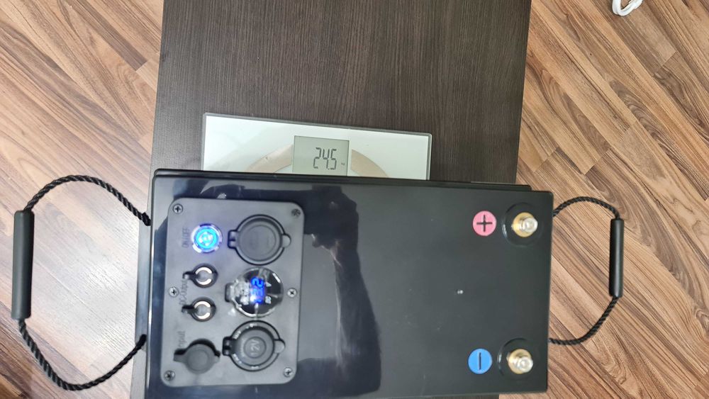 Baterie 12V  -  300Ah   Lithium Ion LiFePO4    Nou