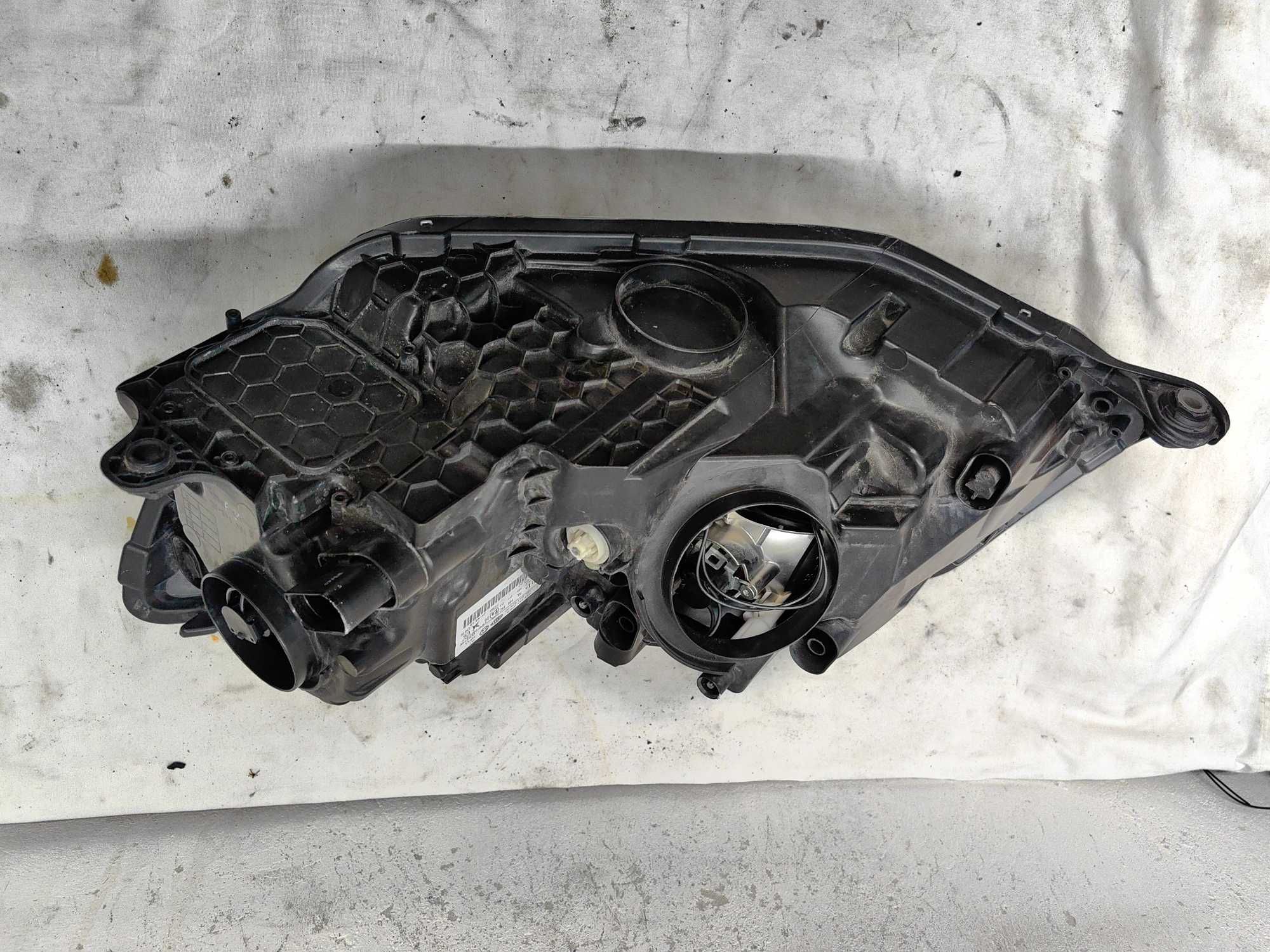 Оригинални  фарове Ляв Десен  Шкода Фабия  Skoda Fabia Led