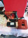 Bormașină Hilti cu acumlator