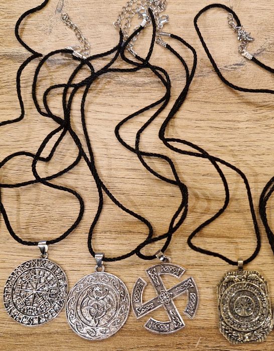 Метъл и викинг огърлица от метал, с платнена верижка, и гривна