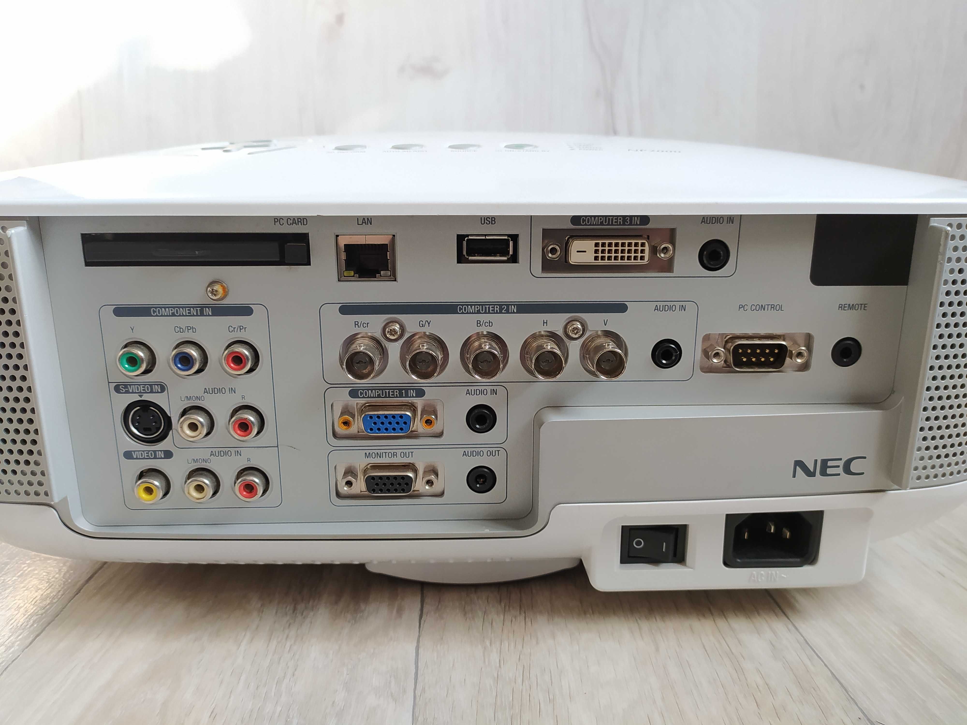 Проектор NEC NP2000