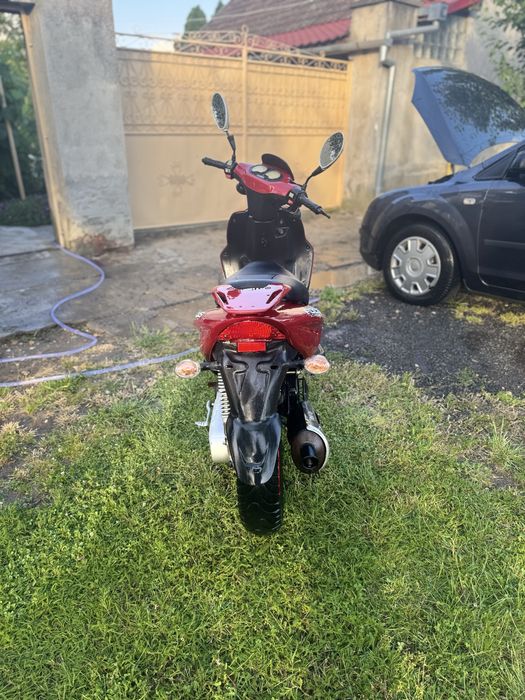 Scuter focus cu motor de yamaha