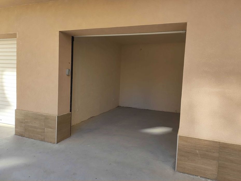 Надземен гараж под наем