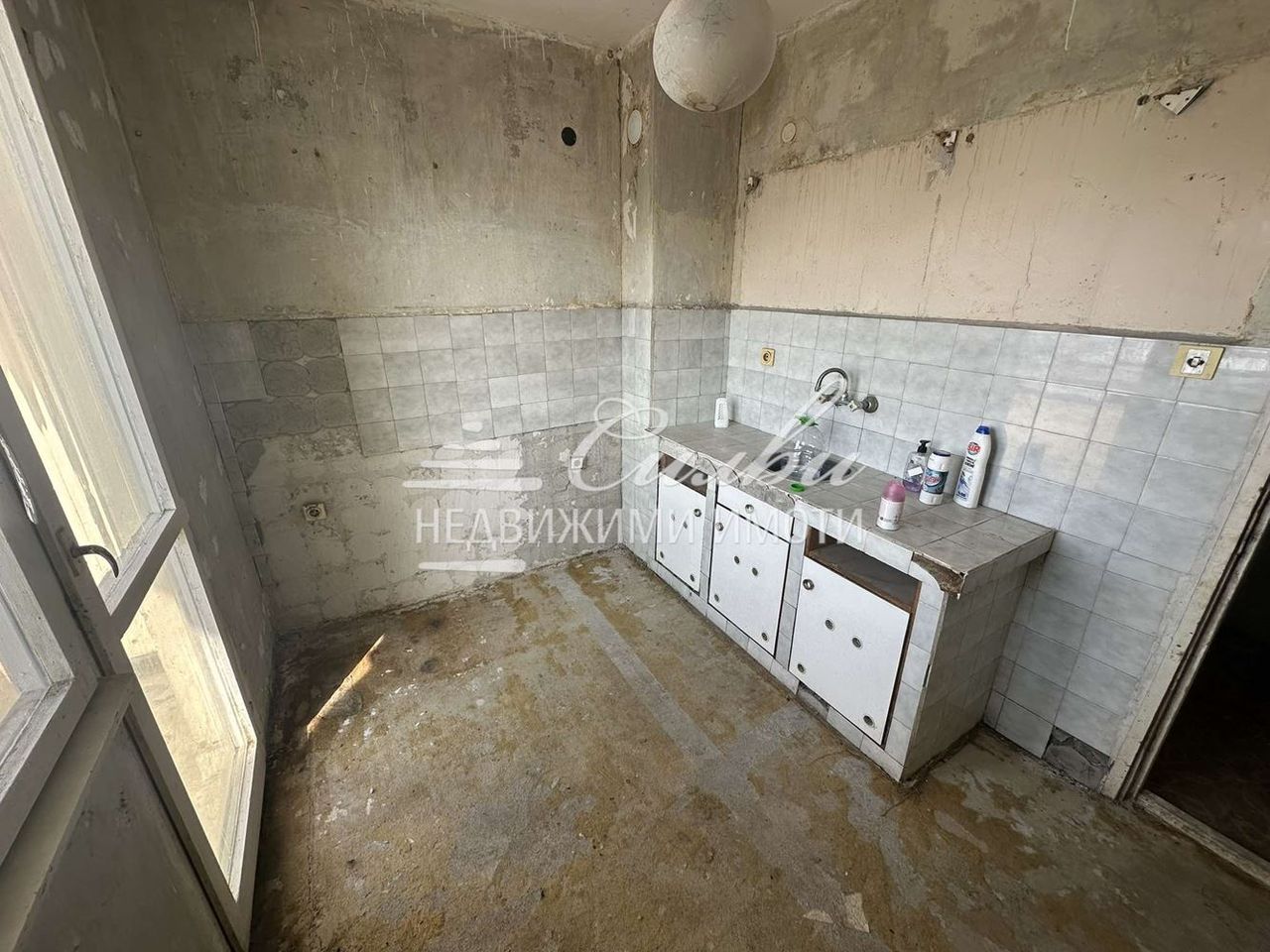 Продава се Едностаен апартамент в Търговище, Изток 1 - 45 кв.м за 941 €/кв.м - Снимка #3