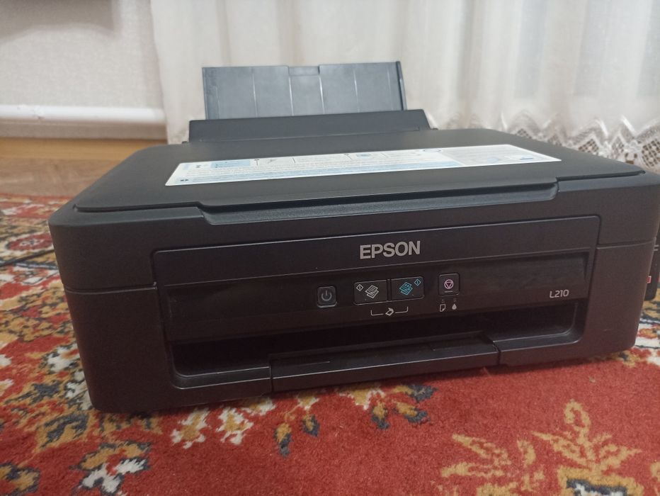 Продам  принтер б/у Epson L210 в хорошем качестве