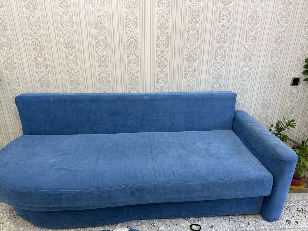Диван продам район универмаг