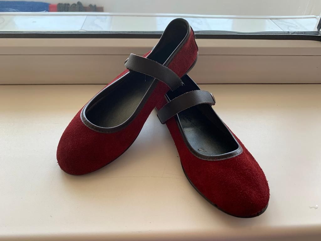 Туфли детские красного цвета