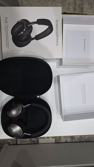 Vand casti Bowers and Wilkins PX8