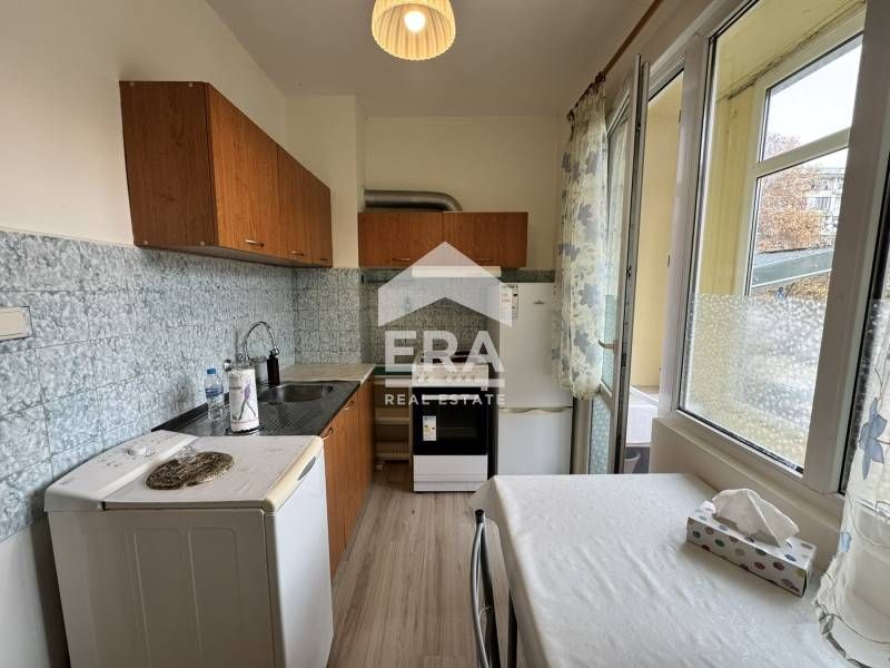 Тристаен  обзаведен апартамент за продажба до стадион „Черно море“, ра