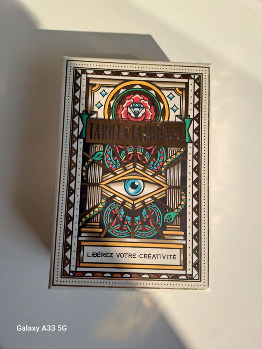 Vand carti tarot la cutie