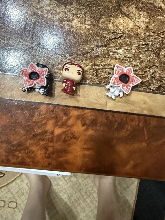 Фигурки очень странные дела