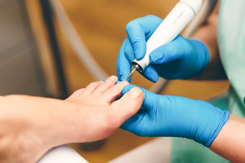 Услуги подолога, массажиста, косметолога