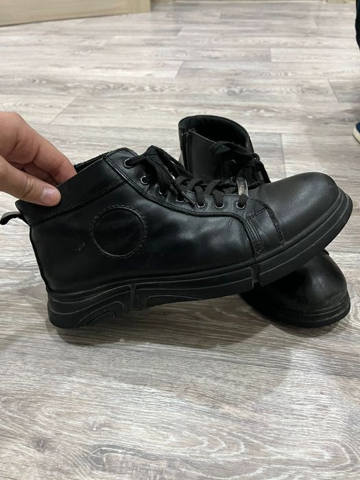 Продам осенние ботинки