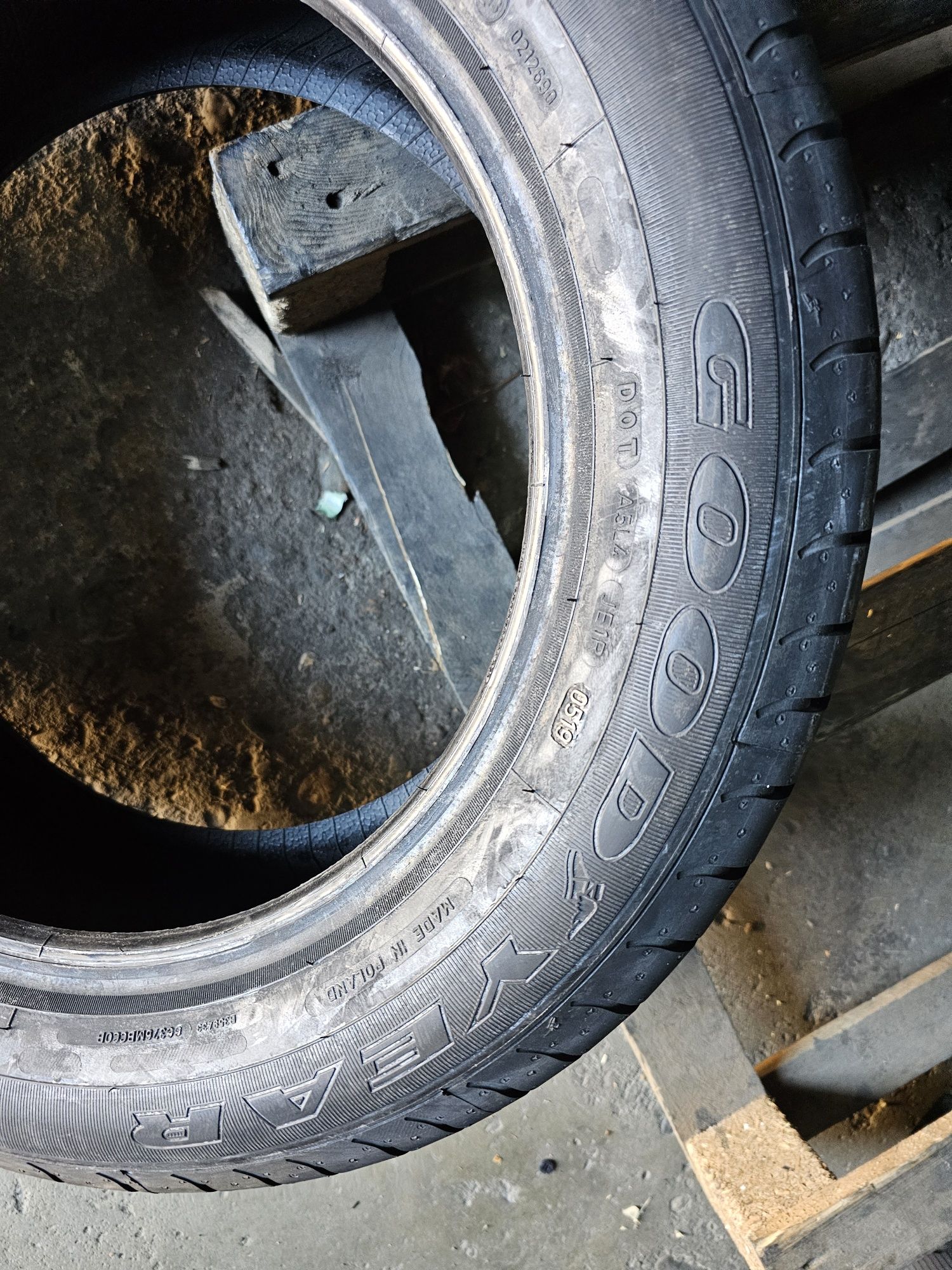 2 anvelope vara noi 195 60 16 Goodyear