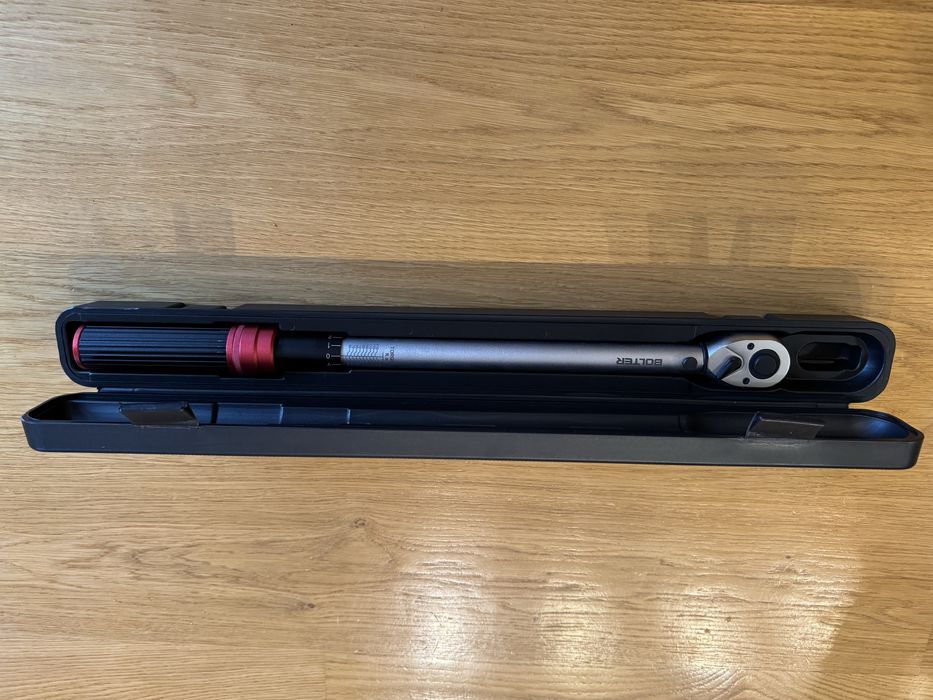 Динамометричен ключ 1/2" 40-220 Nm