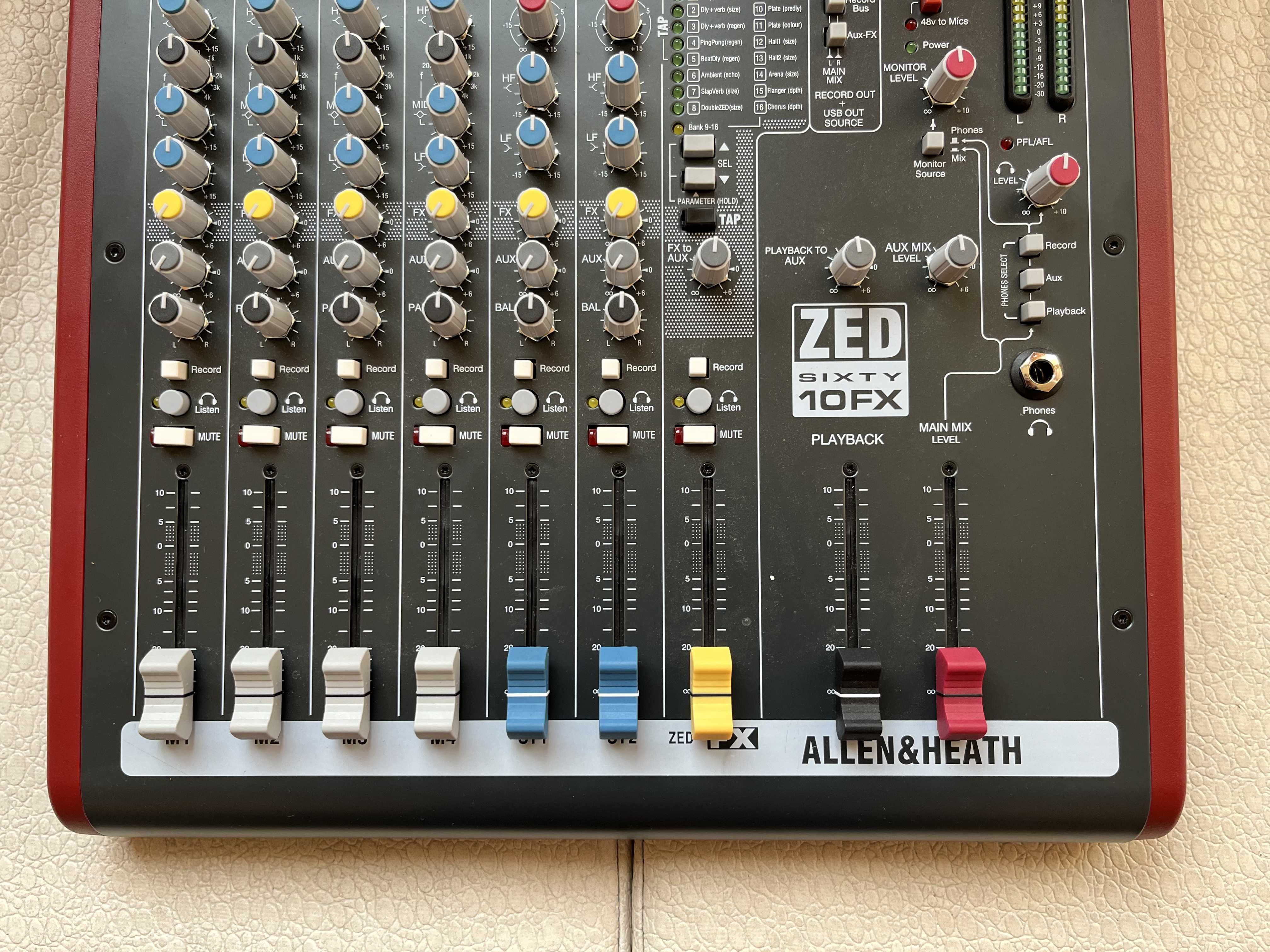 Allen & Heath ZED60-10F Аудио миксер, мишпулт, смесител
