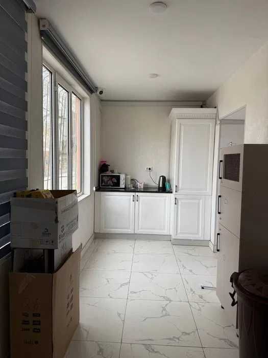 Сдается помещение на Эко базаре, первая линия — 93 м² AZA