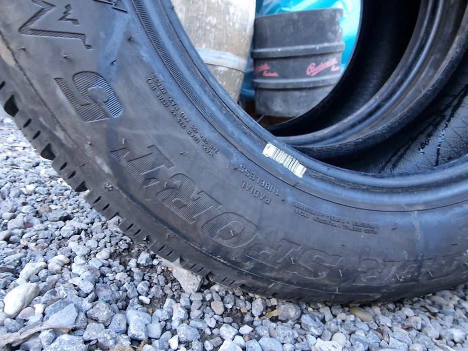 Anvelope 215/60R16 marca Dunlop, DOT 2022,8 mm, M+S