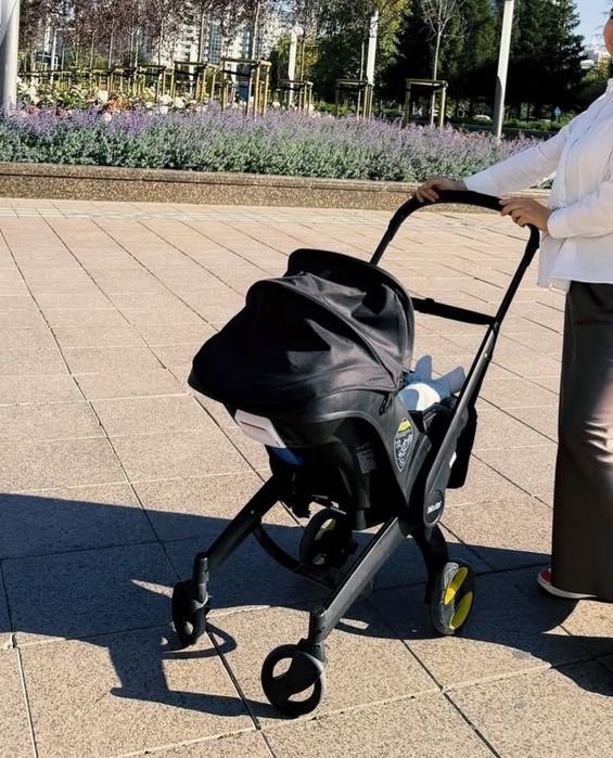 Коляска для малышей