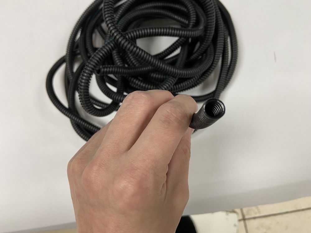Гофра для проводов кабеля труба автомобильная кабельный органайзер