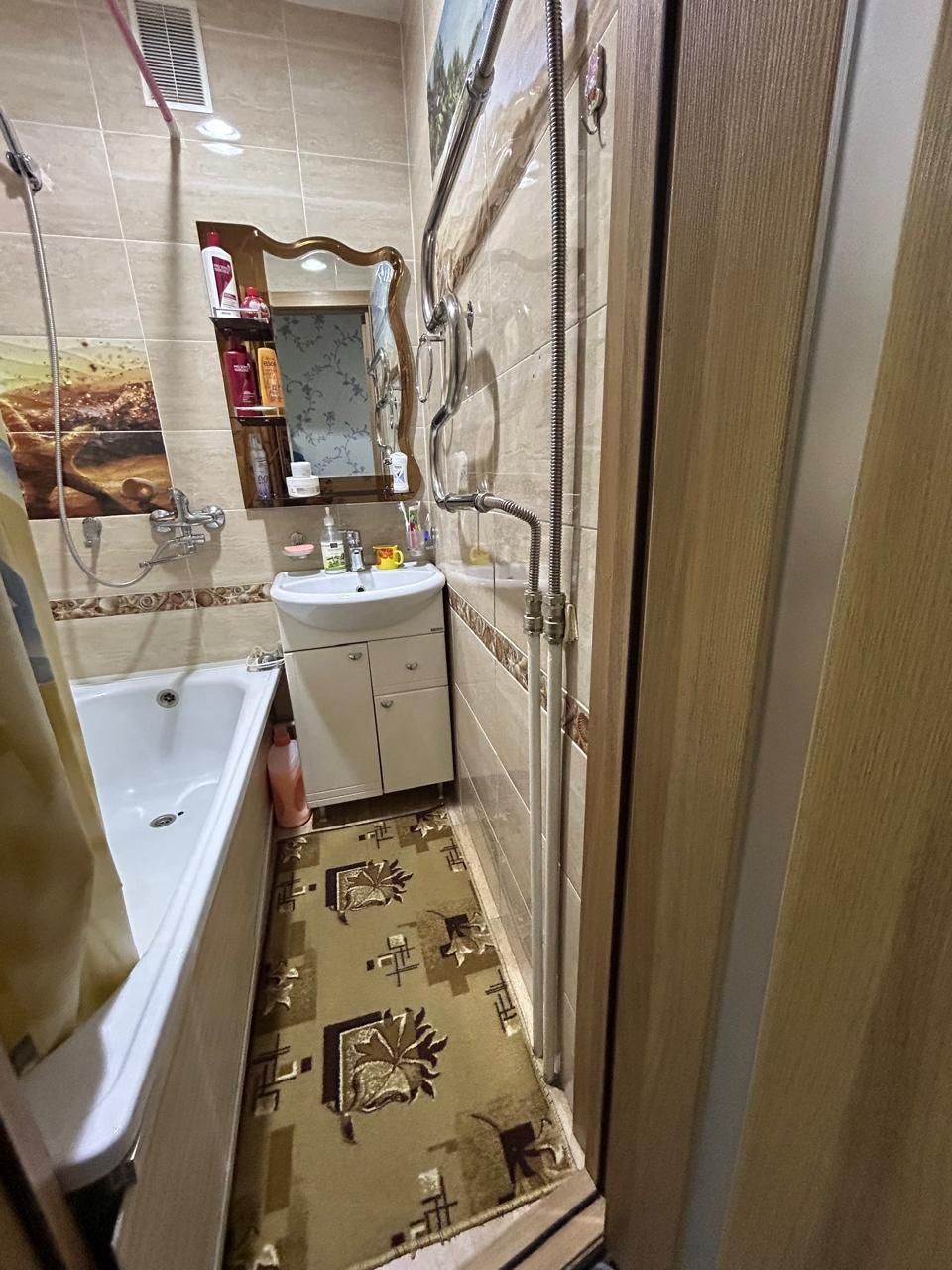 Продаётся 2-х по. Абая, 3