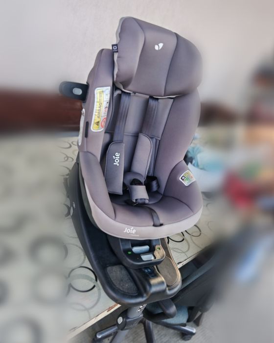 Scaun Joie i-Venture și Baza i-Base Advance