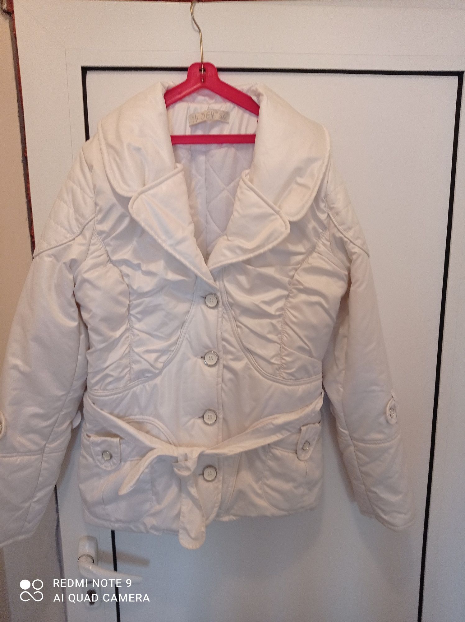 Дамско яке ,ново ,българско производство ,,наподобява на сако