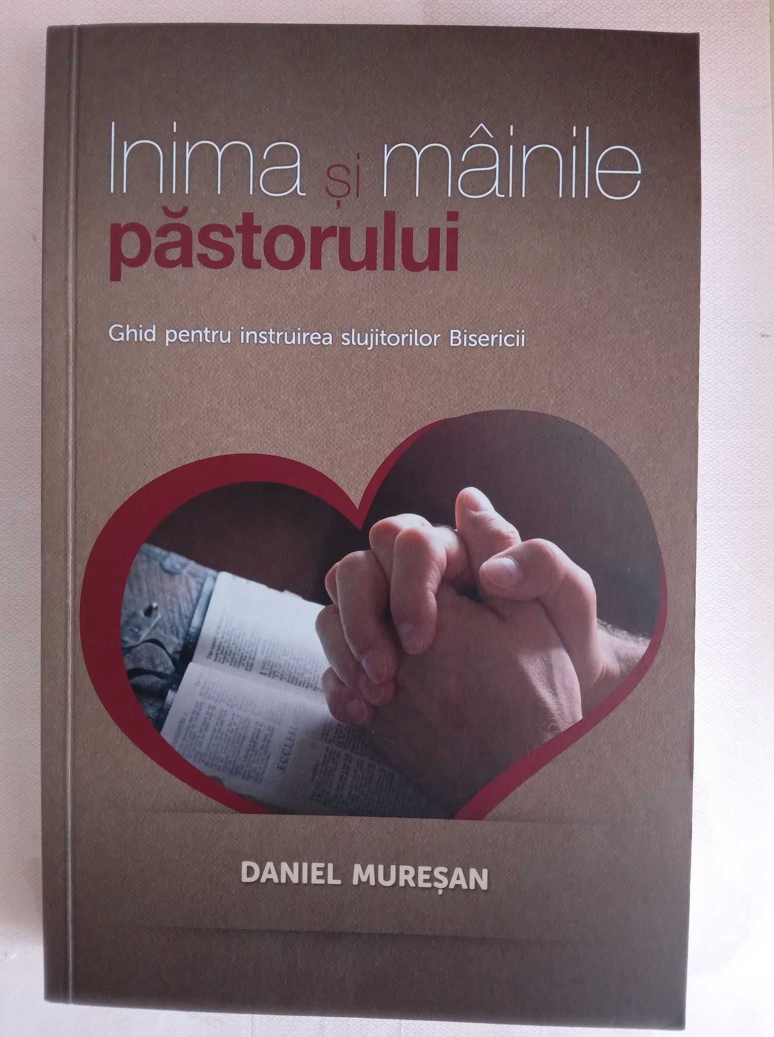 Inima și mâinile păstorului + Biblia NTR