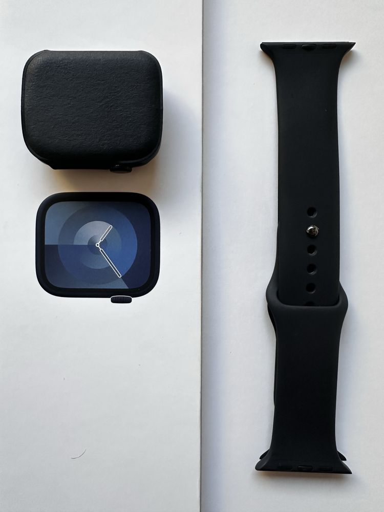 Apple Watch 9, GPS, carcasa midnight aluminium 45 mm, M/L