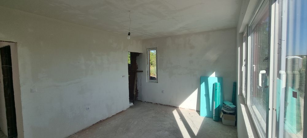 Къща в Божурище с.Хераково