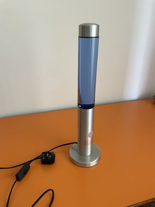 Veioză decorativă, iluminare albastră, lichid cu efect de vârtej