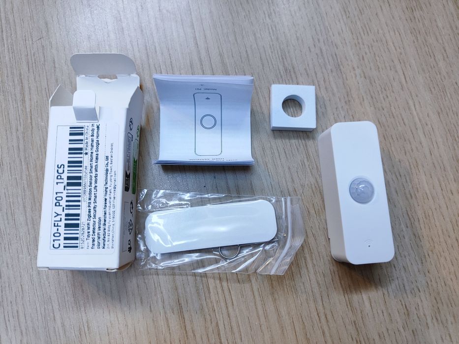 Tuya Smart life термометър и обемен датчик.