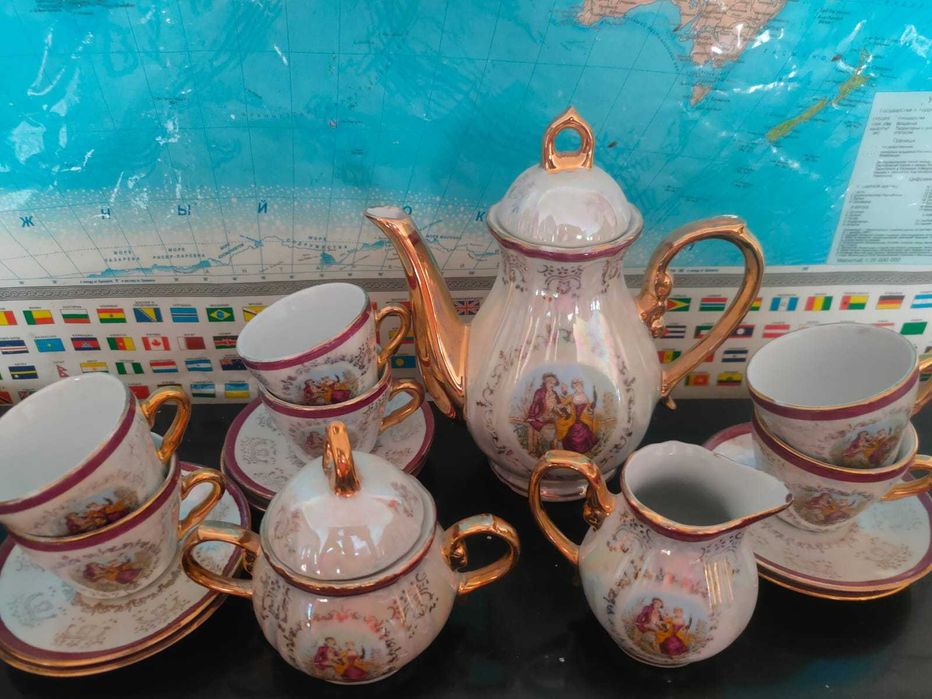 Срочно Продам чайный набор Мадонна, на шесть персон.
