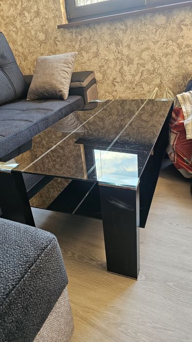 Стъклена холска маса