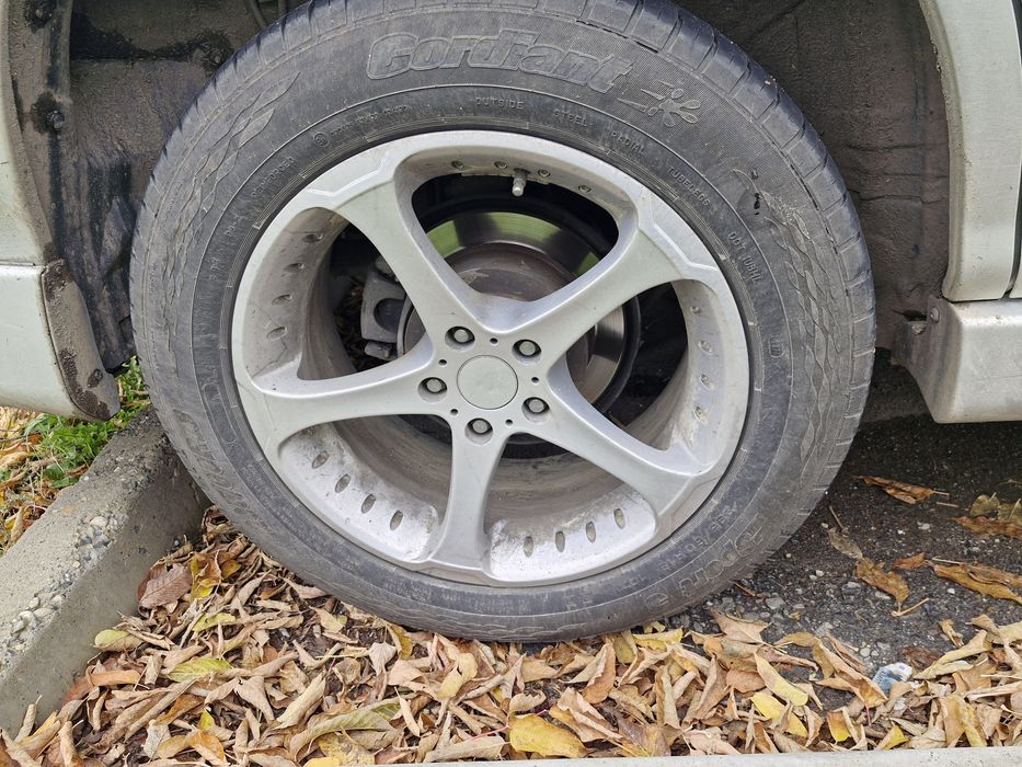 Продам диски с резиной на r18