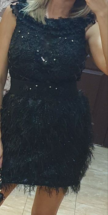 Дизайнерска Черна рокля с пера