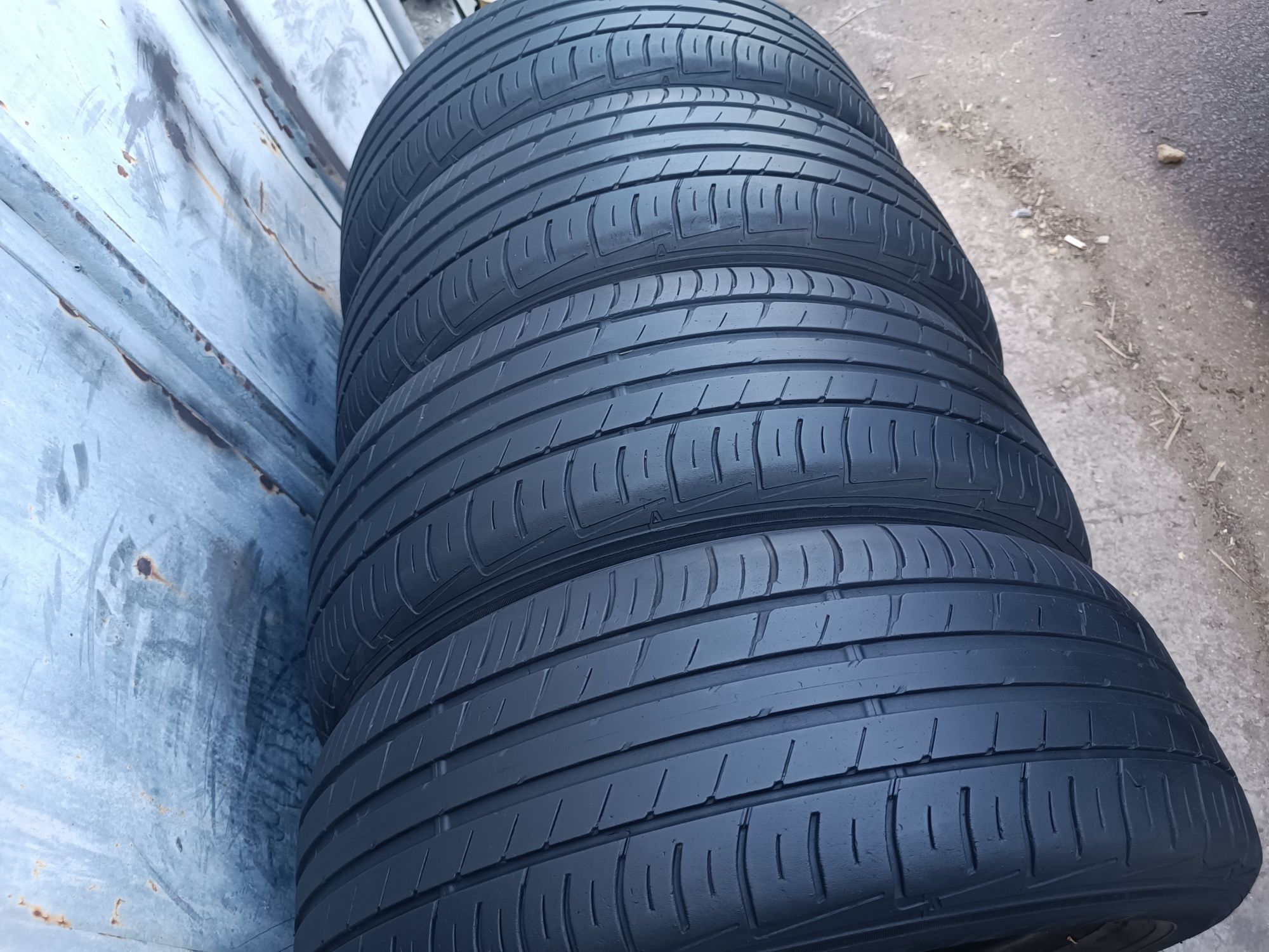 215/60/16 Falken .