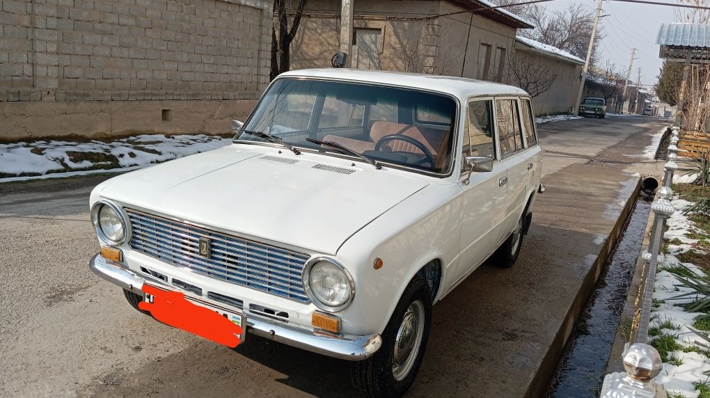 Vaz 2102 sotladi